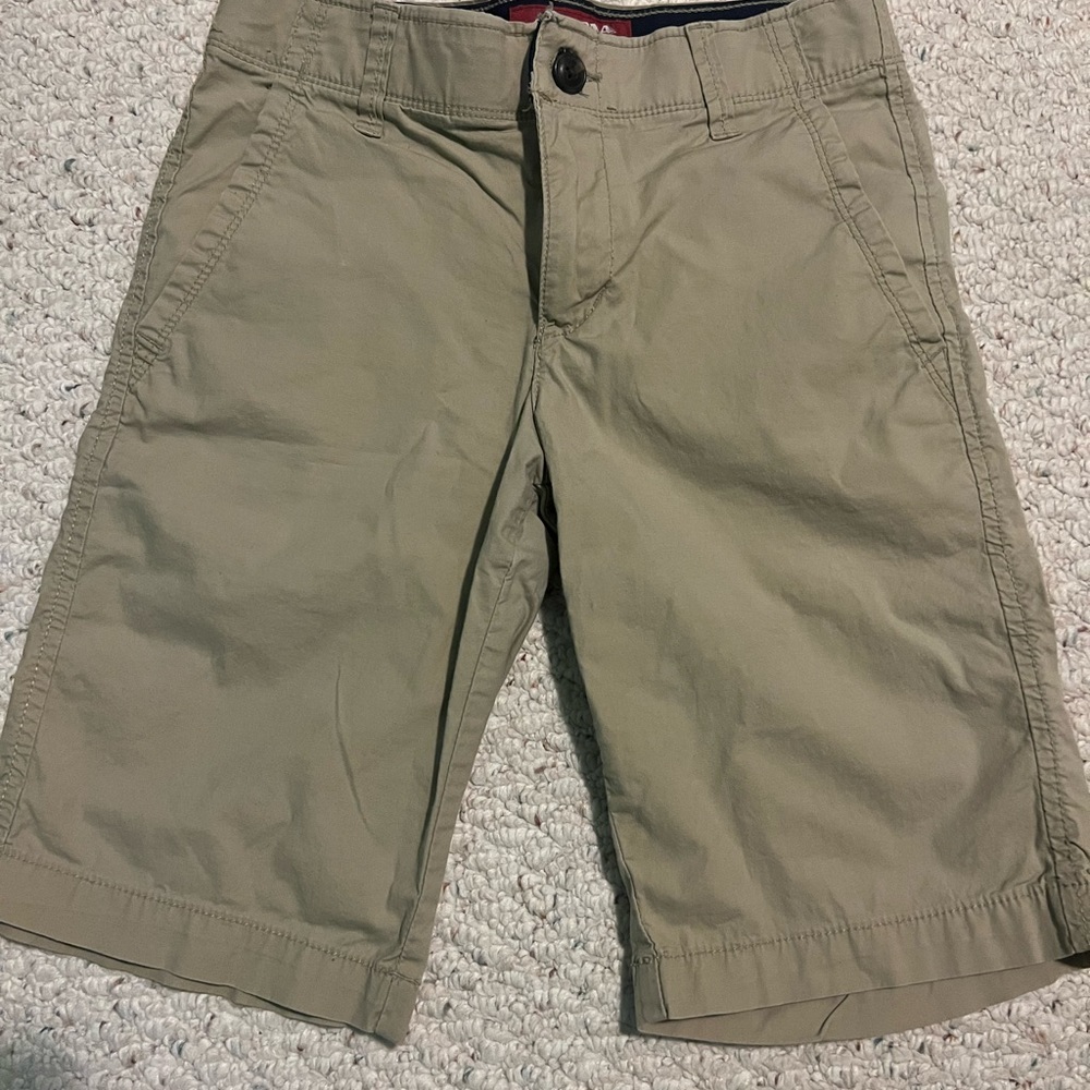 8 pairs of casual shorts